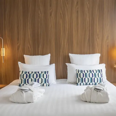 Western 61 Nation Hotel 4*