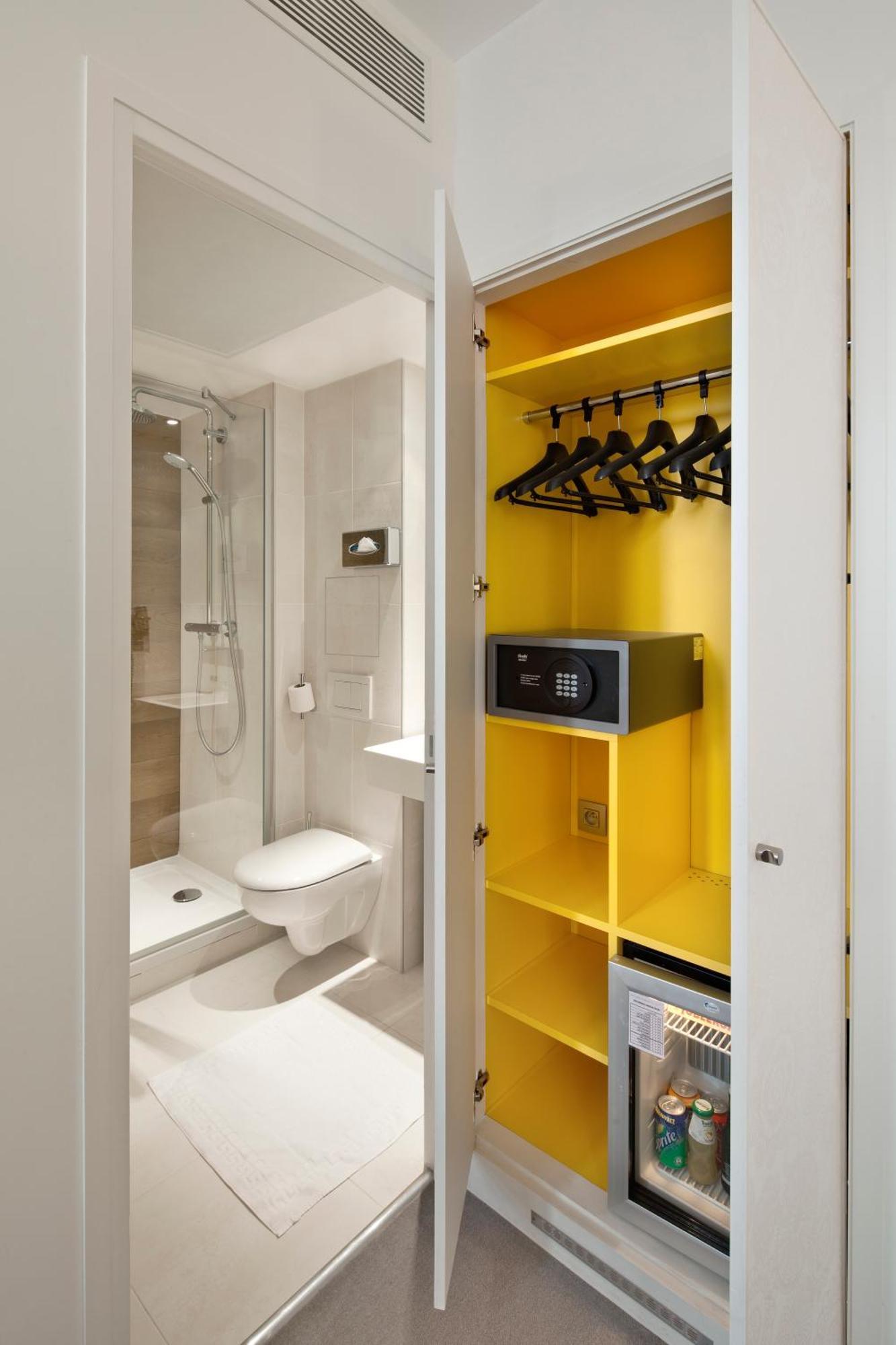 Western 61 Nation Hotel Paris