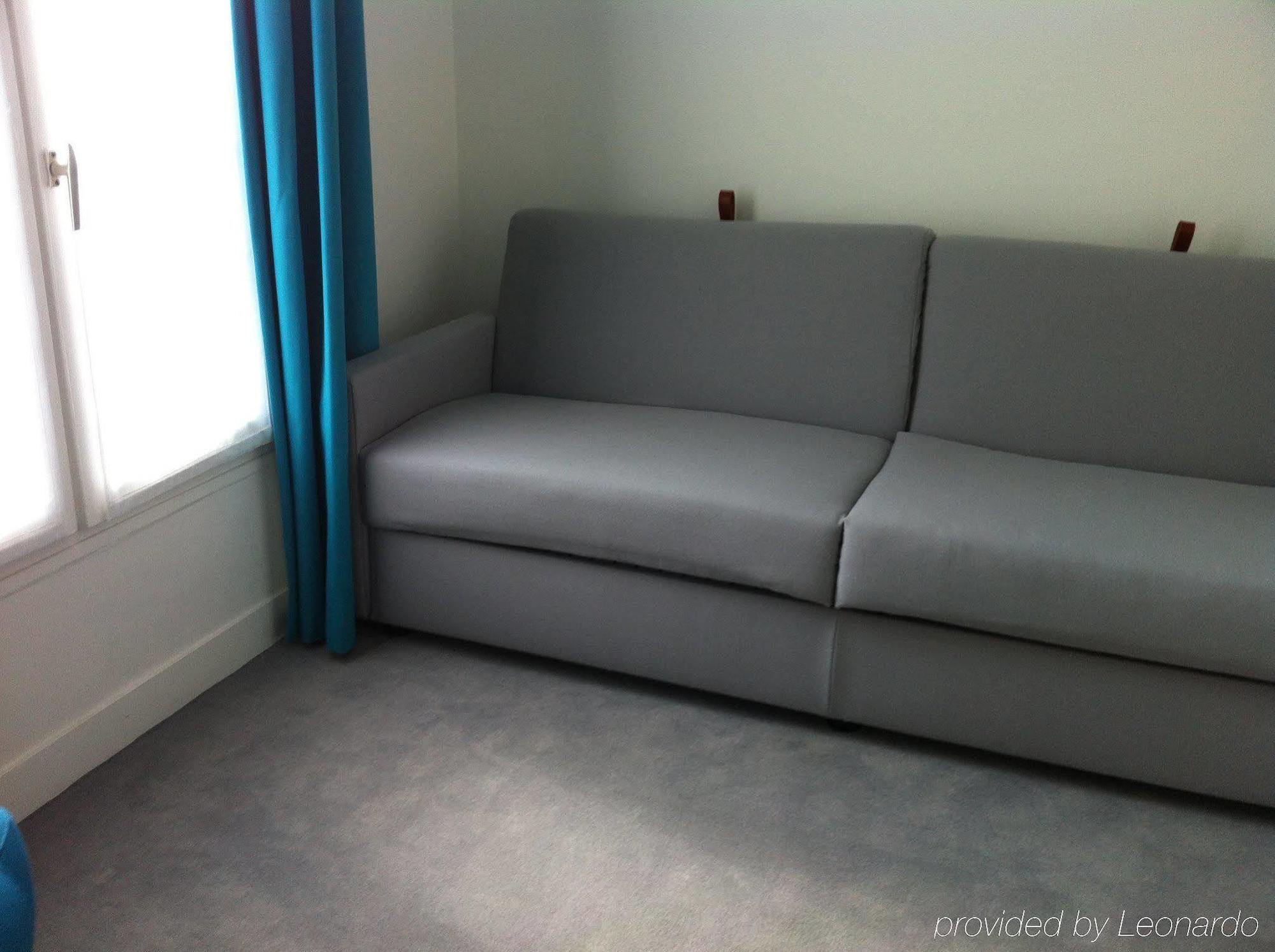 Western 61 Nation 4* Parigi